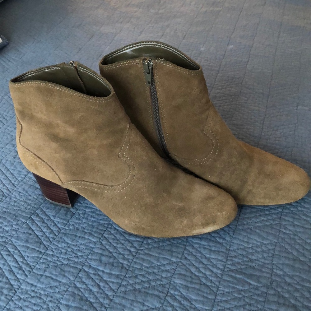 Leather Olive booties. Antonio Melani designer.